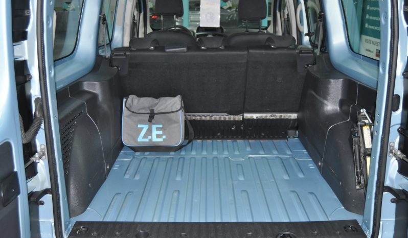 RENAULT Kangoo Furgon Maxi Z.E. 5 plazas lleno
